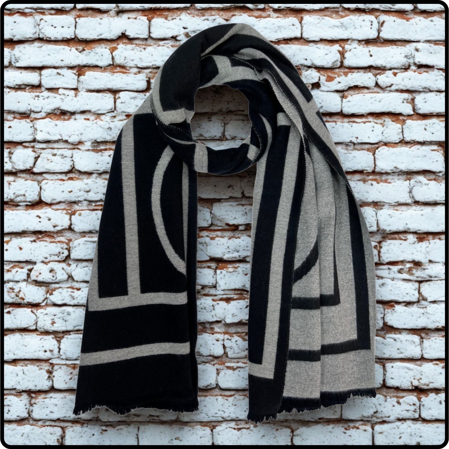 Geometric reversible cashmere mix scarf in black-SCGB