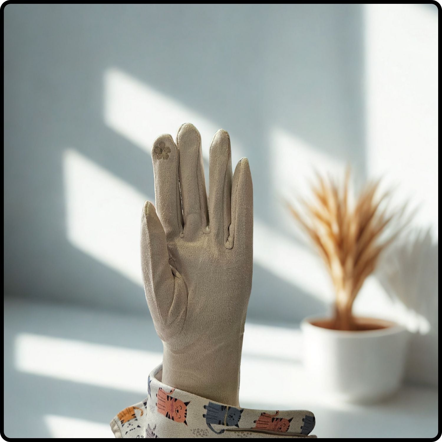 Cat Suedette Fabric Touch Screen Gloves One Size in White-CGW