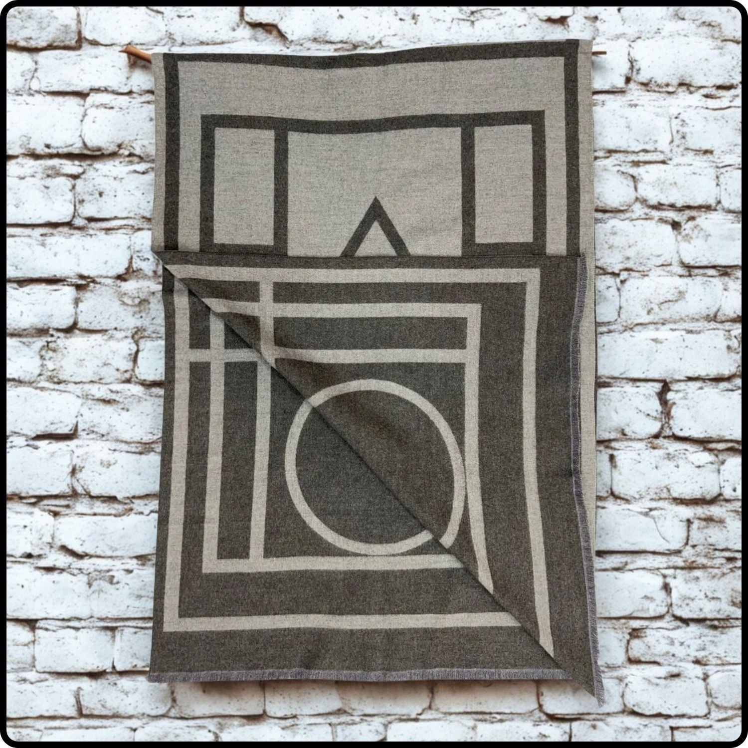 Geometric reversible cashmere mix scarf in grey-SCGG