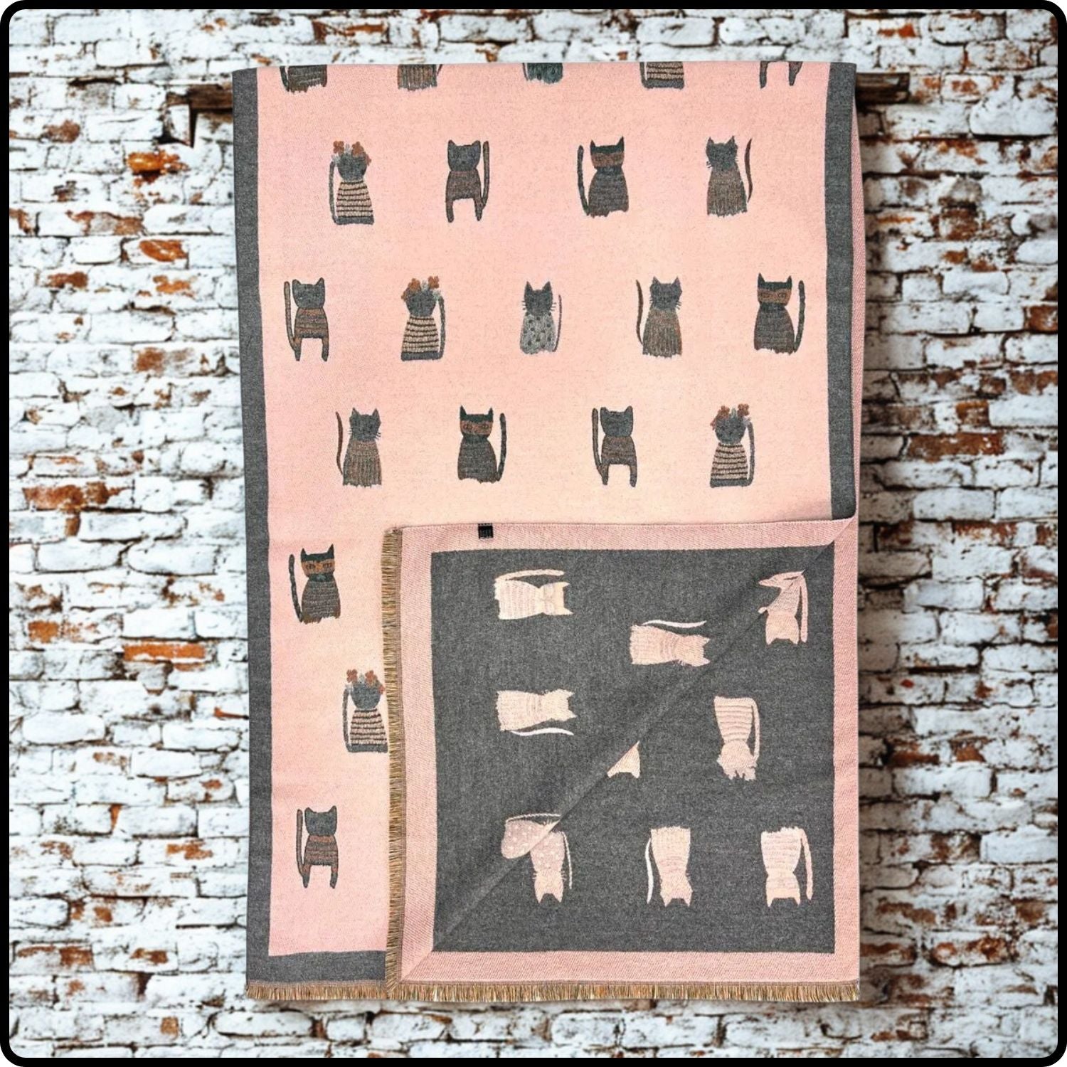Cashmere blend cats print scarf in pink- SCCP