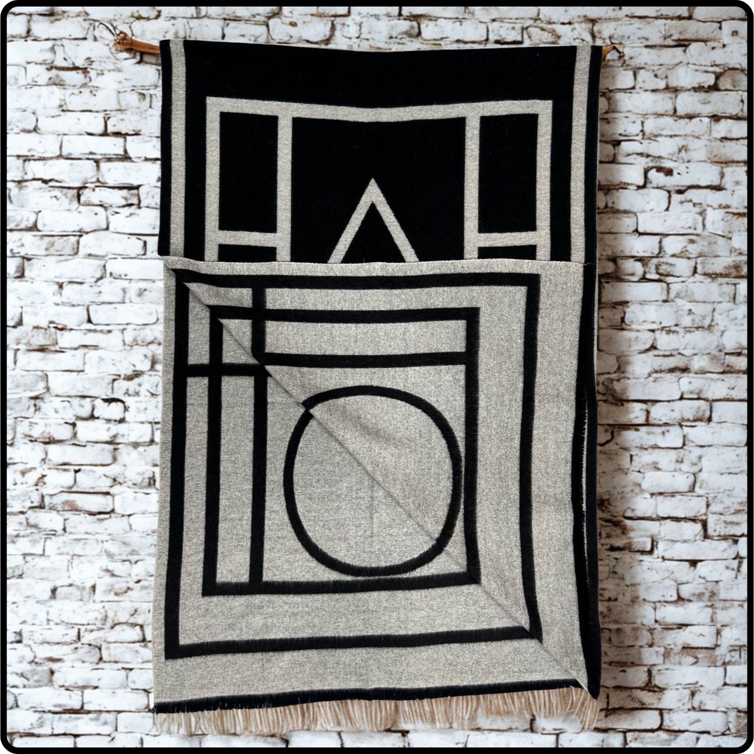 Geometric reversible cashmere mix scarf in black-SCGB