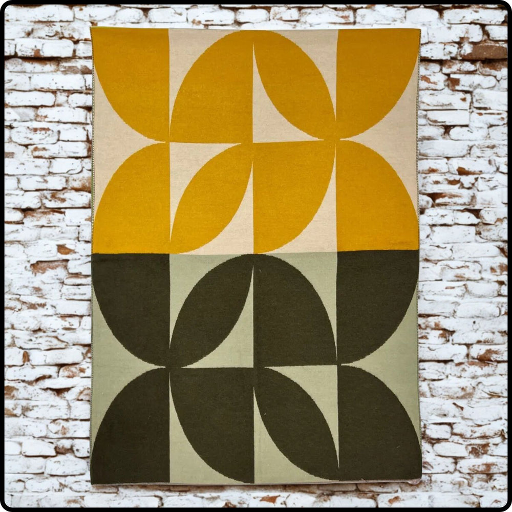 Retro print on cashmere blend scarf in mixed green/mustard - SCRG
