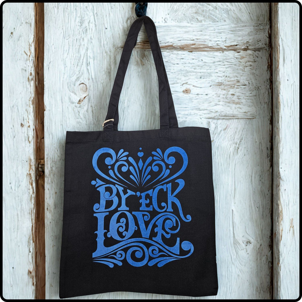 By Eck Love-Navy-4403