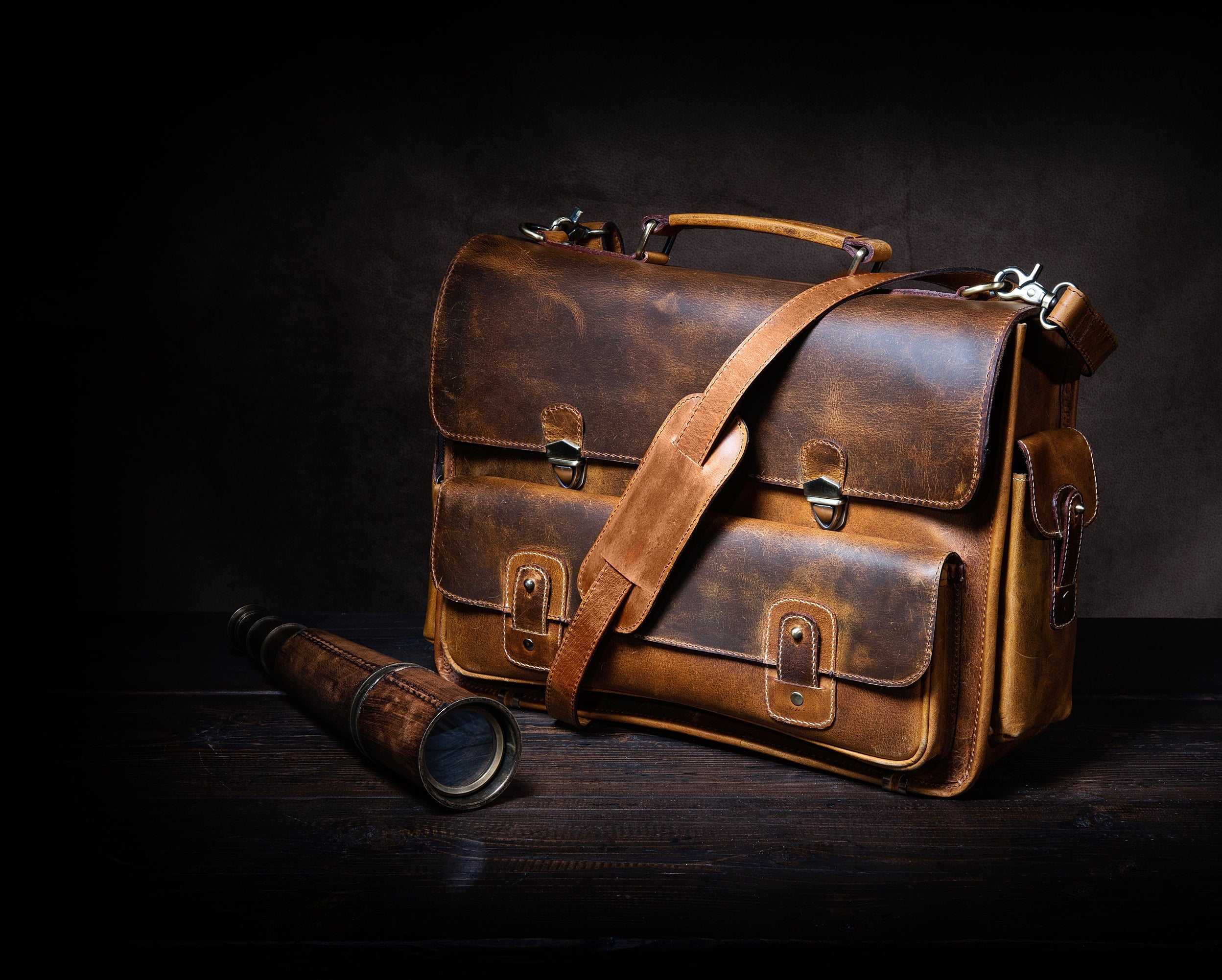 Leather Laptop/Messenger Bag/Balsam Fir-Brown